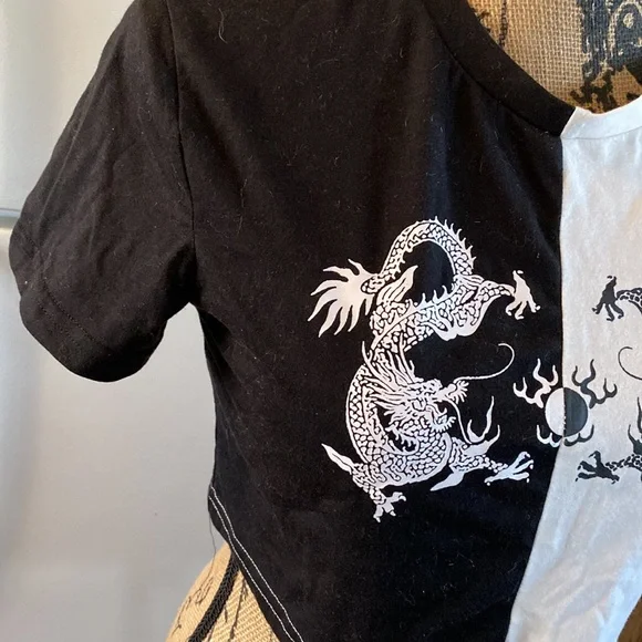 SOLD! SHEIN cropped short sleeve tee shirt size woman’s small - Picture 2 of 7